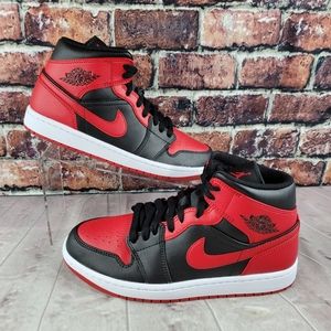 Nike Air Jordan Retro 1 Mid Banned Black Red